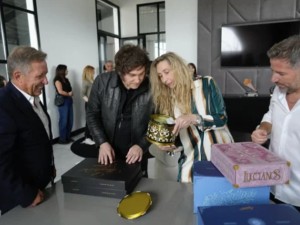 En modo campaña, Milei convocó desde el Parque Industrial de Mar del Plata a invertir en la Argentina