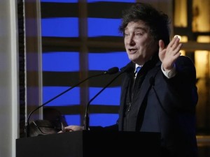 Efecto motosierra: Milei recortó $50 billones desde que asumió y anticipa más poda