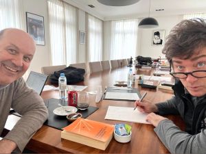 Los ocho cambios clave que impulsa el Gobierno en la reforma laboral y tensan la relación con los gremios