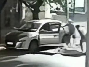 Salvaje ataque en Merlo: delincuentes le patearon la cabeza a un hombre para robarle el auto y lo dejaron inconsciente