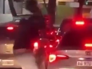 Video: brutal pelea entre un motociclista y un automovilista en Almagro
