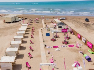 Promueven la actividad física con mascotas en la playa y la ruta