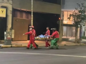 Ladrones balearon a un policía de la Ciudad durante un intento de robo y está grave