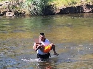 Un policía rescató a un niño de 11 años que se ahogaba en un río de Córdoba