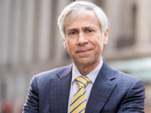 Maduro contrató a Barry Pollack, el abogado que defendió a Julian Assange en EEUU