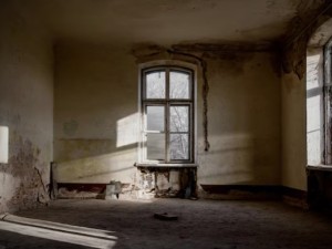 Tras un desalojo, una inquilina deberá pagar más de $60 millones por destrozos