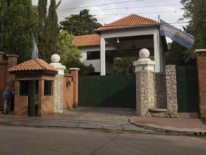 Milei invitó a diputados y senadores a un asado en Olivos después del discurso en el Congreso