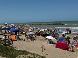 “Me pasó un bebé de seis meses por los pies”: dramático rescate de un vendedor de churros en el meteotsunami