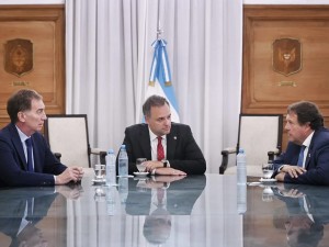 Sigue la ronda: Santilli recibió a Weretilneck y sumó un nuevo apoyo para la reforma laboral de Milei