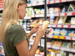 El consumo cayó 2,8% interanual en noviembre