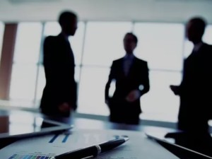 Continúa en baja el empleo asalariado formal y se reduce el poder de compra del salario